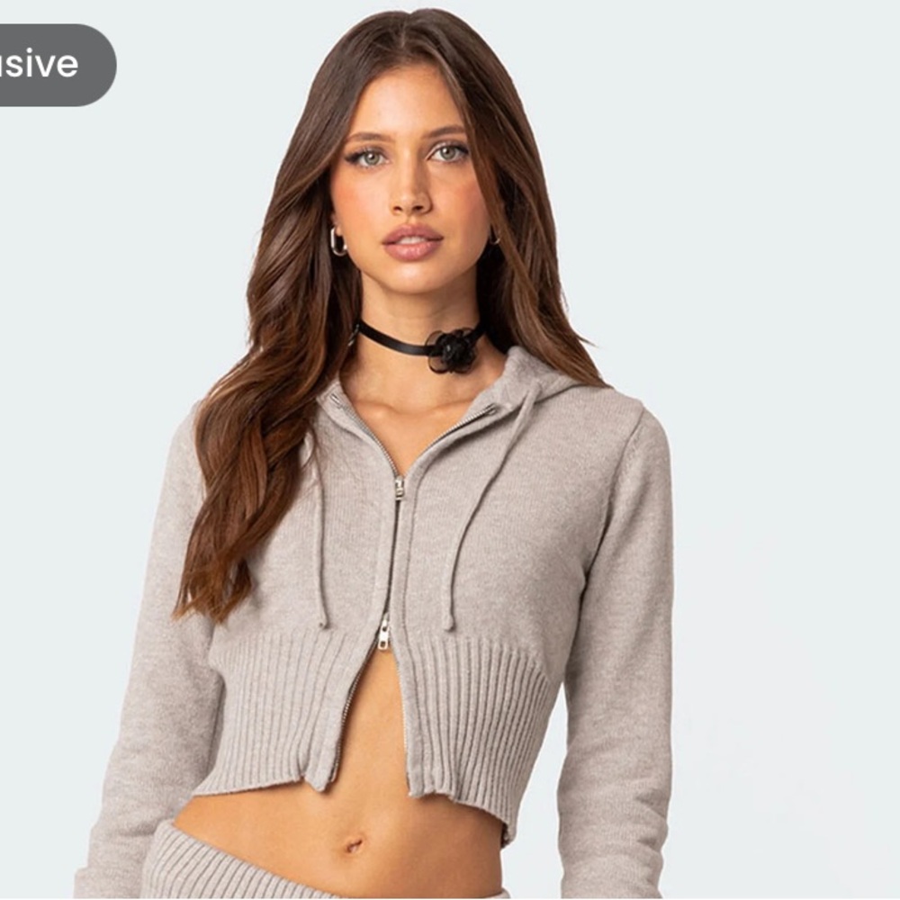 🤎🤎 Edikted Desiree Knitted Hooded
Cardigan- size S 🤎🤎
